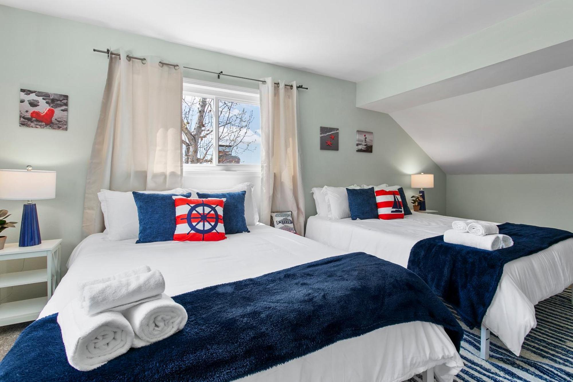 Stunning Coastal Escape With Private Pool, Spa, Arcade, Disney, Beach مِشن فيجو المظهر الخارجي الصورة