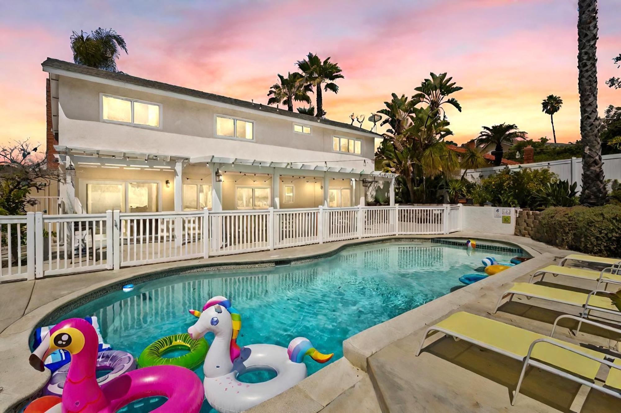 Stunning Coastal Escape With Private Pool, Spa, Arcade, Disney, Beach مِشن فيجو المظهر الخارجي الصورة